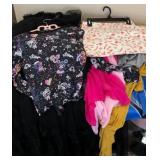 J3 - MIXED LOT OF CLOTHING (H2)
