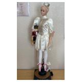J3 - ANIMATED MUSICAL BALLERINA FIGURINE (L67)