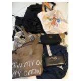 J3 - MIXED LOT OF TOTES, BAGS & POUCHES (M55)