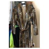 N3 -TIGER-STRIPE HOODED BATHROBE (M108)