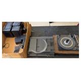 N3 - TURNTABLE, SPEAKERS (Q28)