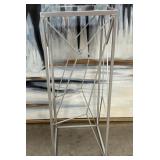 11 - METAL DISPLAY STAND WITH MIRROR TOP (F5)