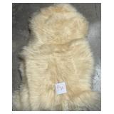 K - FAUX FUR THROW (P32)