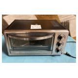 K - OSTER COUNTERTOP TOASTER OVEN (P109)
