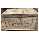 11 - KEEPSAKE CHEST 15X24" (Y136)