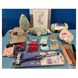 11 - MIXED LOT OF COLLECTIBLES (N168)
