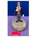 11 - RON LEE CLOWN FIGURINE (Y164)