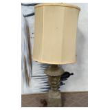 508 - VINTAGE URN-STYLE TABLE LAMP (F35)