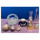 11 - MIXED LOT OF COLLECTIBLES (Y30)