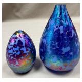 17 - VINTAGE IRIDESCENT ART GLASS EGG & VASE (C15)