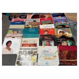 17 - MIXED LOT OF VINYL RECORDS (C53)