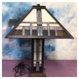 L1 - CRAFTSMAN STYLE STAINED GLASS TABLE LAMP (A84