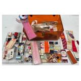 11 - SEWING BOX WITH CONTENTS (Y122)