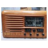 11 - VINTAGE PACKARD BELL TUBE RADIO (D46)