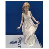 N - LLADRO PORCELAIIN FIGURINE (N99)