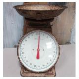 505 - ANTIQUE SCALE (D85)