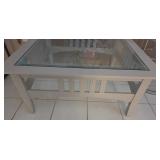 J2 - COFFEE TABLE WITH GLASS INSET TOP (K27)