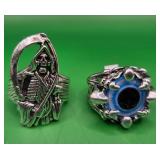 696 - TWO COSTUME JEWELRY RINGS SIZE 8/9 (Z3)