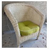 J2 - WICKER CHAIR WITH CUSHION