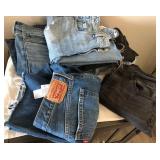 J4 - DESIGNER JEANS CLOTHING LOT (M11)