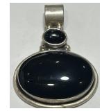 STERLING SILVER ONYX PENDANT 8.7 GRS