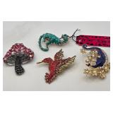 LOT OF BROOCHES (#22)