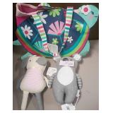 43 - NEW WMC BEACH TOTE & ANIMAL TOYS (M120)