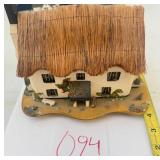 N2 - DECORATIVE COTTAGE KEEPSAKE BOX (O94)