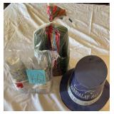 N2 - PLASTIC CUPS, MANDALAY BAY TOP HAT (K62)
