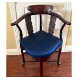 S2 - VINTAGE CORNER CHAIR WITH CUSHION (H21)