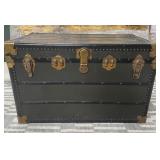 513 - VINTAGE STEAMER TRUNK (U13)