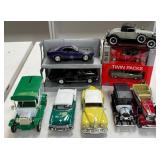 11 - LOT OF COLLECTIBLE CARS (B36)