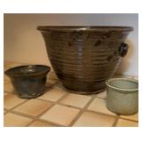 S1 - LOT OF THREE PLANTER POTS (K18)