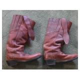 S1 - PAIR OF BOOTS SIZE 9.5D (E167)