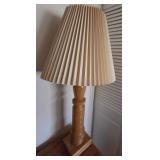 S1 - TABLE LAMP WITH PLEATED SHADE (R25)