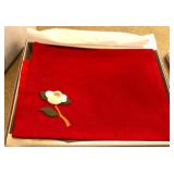 J1 - BOXED TABLE LINENS (L55)