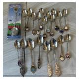 J1 - LOT OF COLLECTIBLE SPOONS (D50)