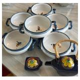 J1 - TEAPOT & SIX RAVELLO SOUP BOWLS (D47)