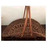 J1 - VINTAGE DECORATIVE BASKET(L30)