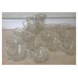 J1 - VINTAGE GLASS PITCHER & CUPS (K23)
