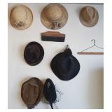 M - MIXED LOT OF VINTAGE HATS (O17)