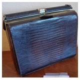 M - VINTAGE HANDBAG (N77)