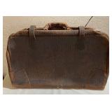 M - VINTAGE BRIEFCASE (L33)