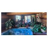 M - FAUX PLANTS & TROPICAL DECOR (R31)