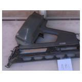 M - SENCO PNEUMATIC FRAMING NAILER (G81)