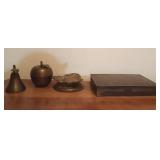 M - LOT OF COLLECTIBLES & KEEPSAKE BOX (O37)