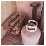 M - PROPANE TANK, FIRE WOOD, STAND (Y18)