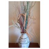 M - CERAMIC VASE WITH DRIED REEDS (N90)