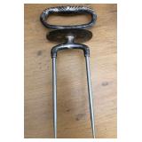 J2 - VINTAGE MEAT CARVING FORK (L39)
