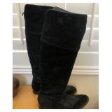 J2 - MICHAEL KORS BOOTS SIZE 11(L17)